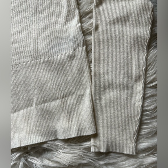 Banana Republic lenzing ecovero serene sweater - Picture 2 of 6